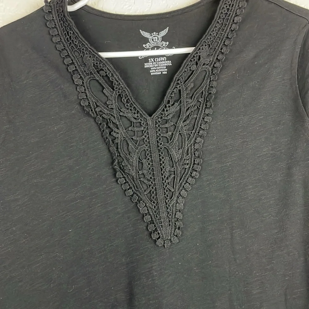 Faded Glory black top v neck - Picture 2 of 5